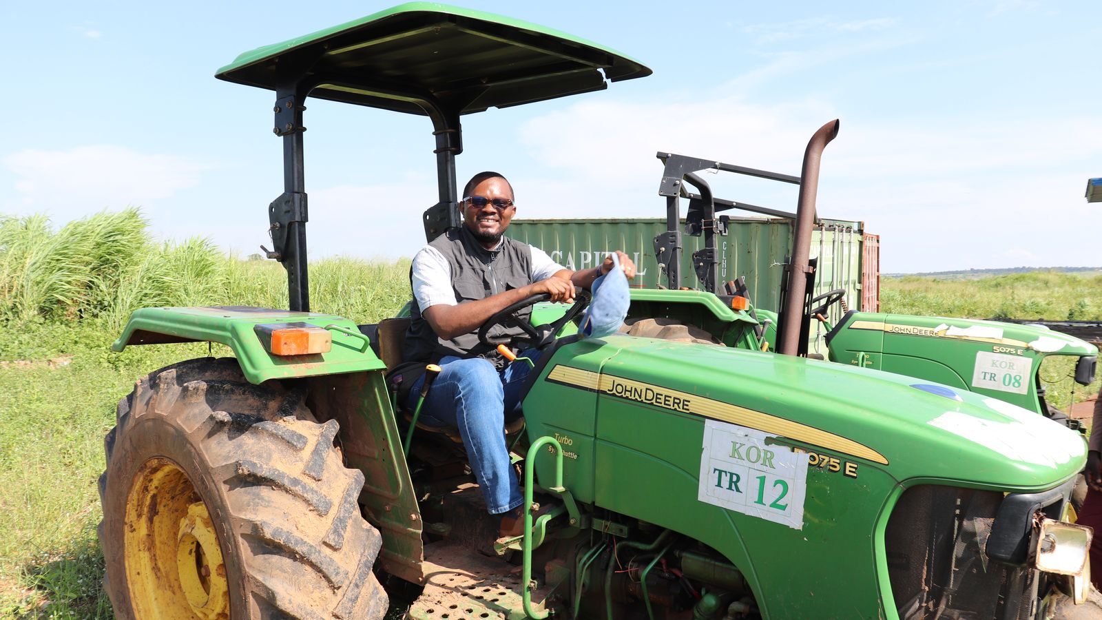 Tracteur John Deere sur la base agricole de Nkwadi